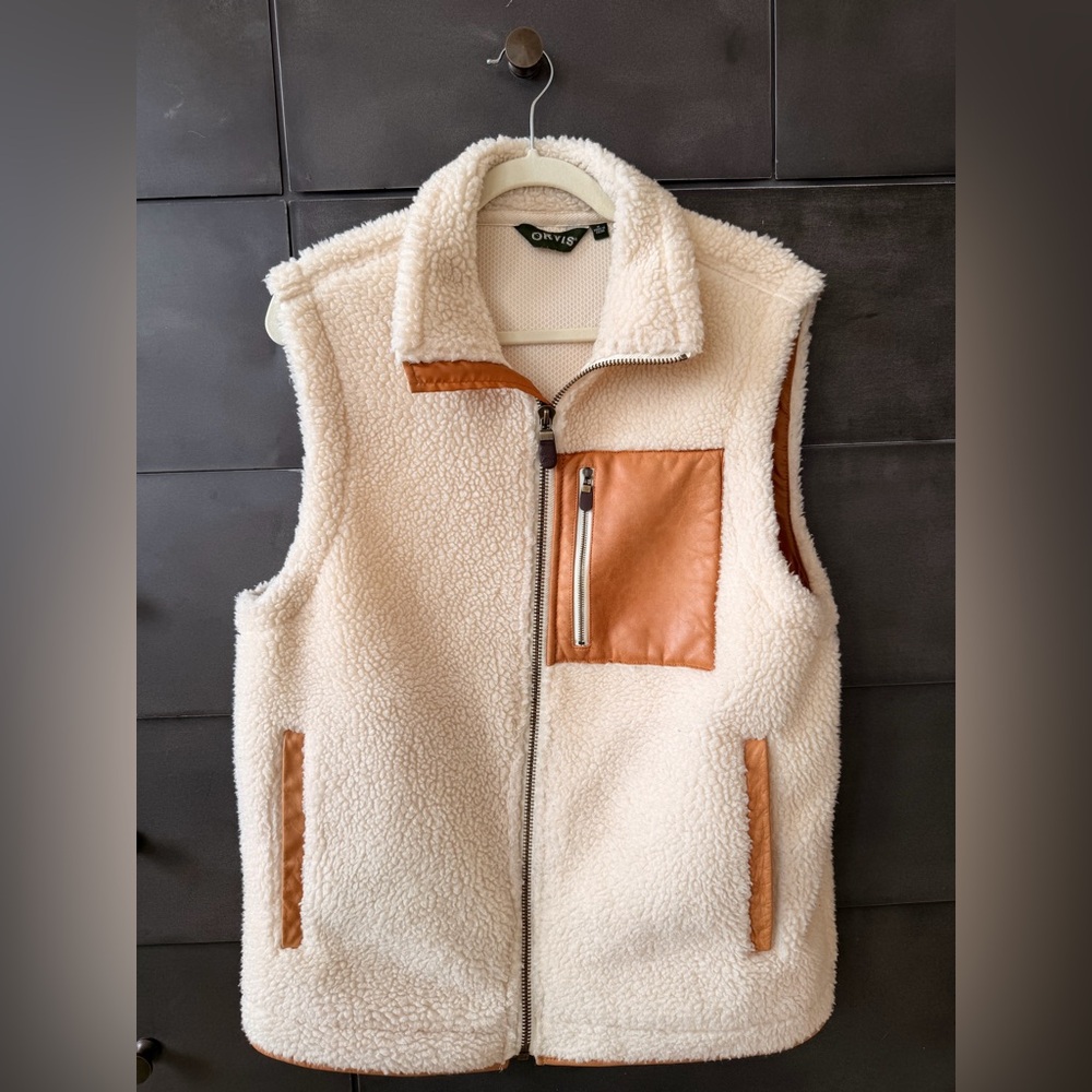 Orvis Cream and Leather Sherpa High Pile Vest with Tan Leather Pocket M